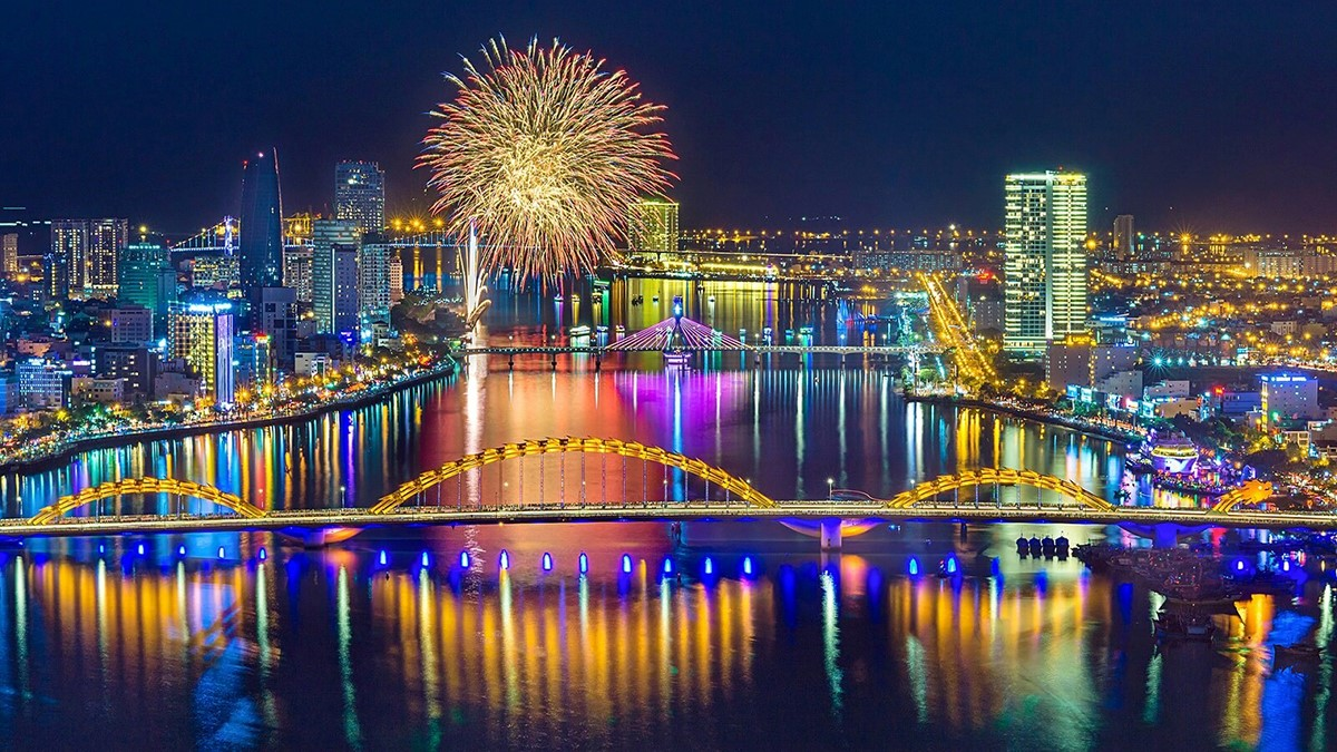 Da Nang at night